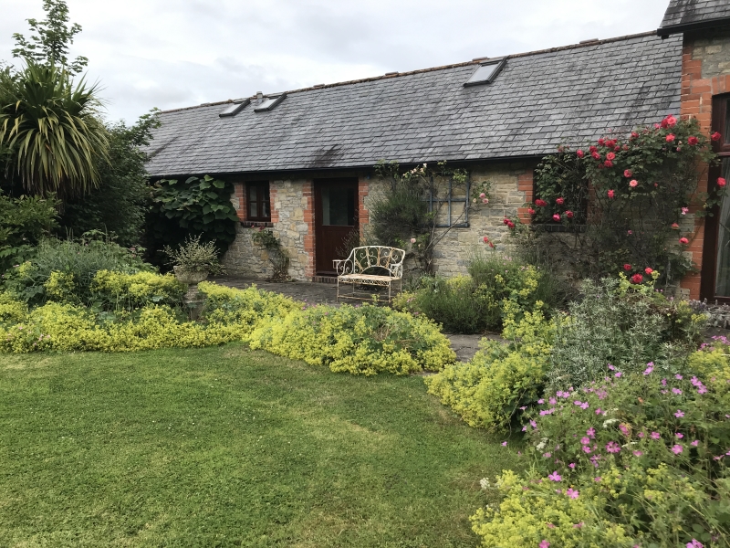 Hen Felin & Swallow Barns